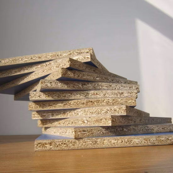 Tablero de partículas liso/revestido de melamina para muebles y construcción